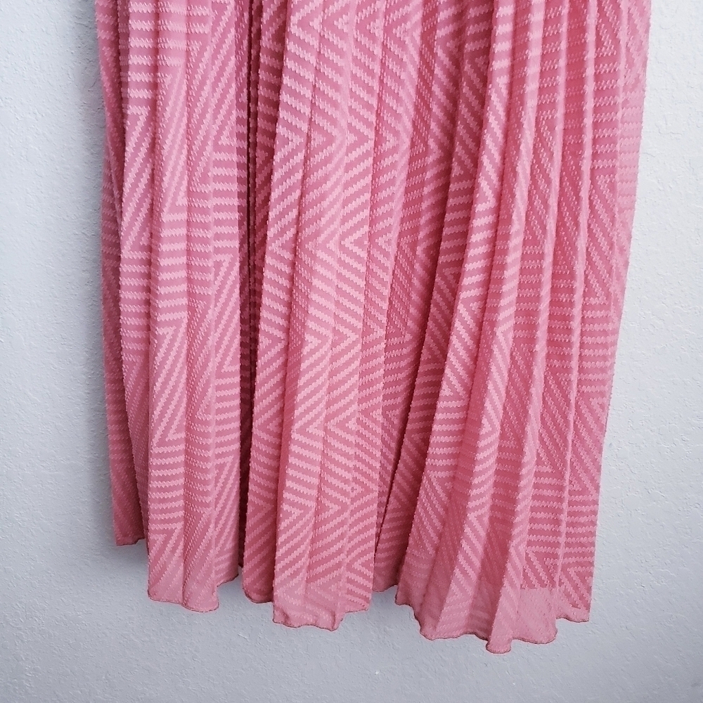 ASOS Design Dusty Pink Pleated Midi Dress - Picture 3 of 10